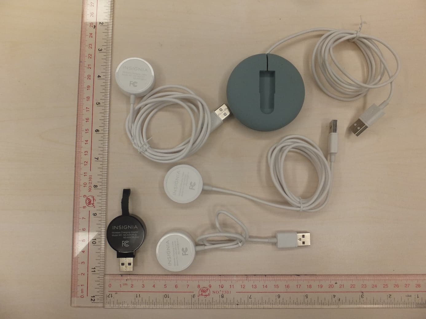 Magnetic Charging Cable - FCC ID 2AYYSNSAWCB1 - Luxshare Precision Industry Co., Ltd. (2)