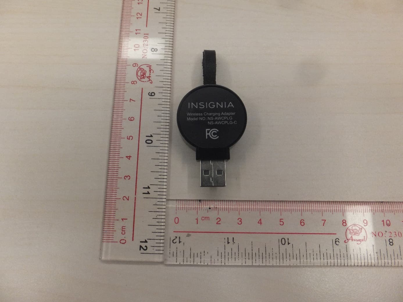 Magnetic Charging Cable - FCC ID 2AYYSNSAWCB1 - Luxshare Precision Industry Co., Ltd.
