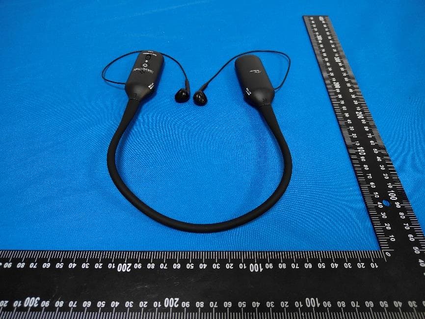 Bluetooth headphones - FCC ID 2AYZG-HP006 - ShenZhen litian technology Co.,Ltd (3)