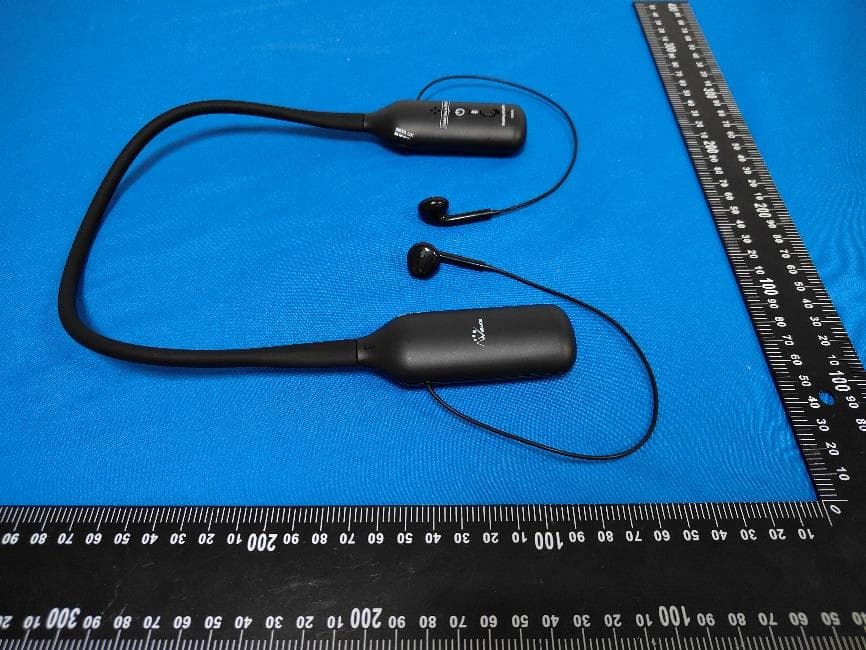 Bluetooth headphones - FCC ID 2AYZG-HP006 - ShenZhen litian technology Co.,Ltd (4)