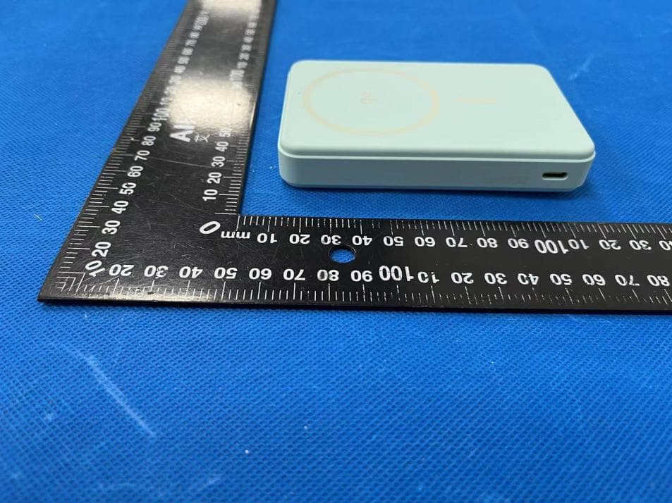 SuperMini Q Magnetic Power Bank - FCC ID 2AZ26-ZDSMQ10 - Zendure USA Inc (5)