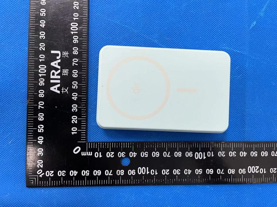 SuperMini Q Magnetic Power Bank - FCC ID 2AZ26-ZDSMQ10 - Zendure USA Inc (3)