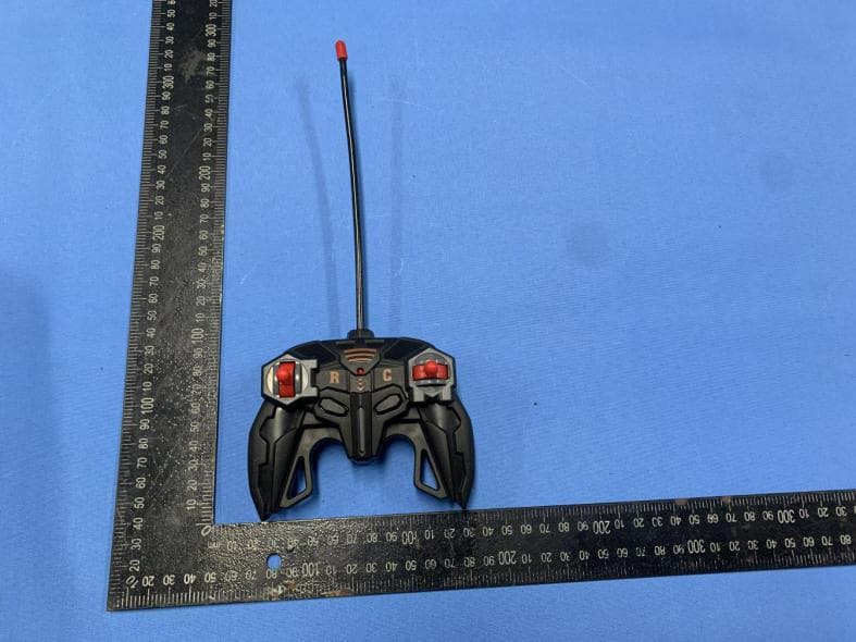 RC CAR - FCC ID 2AZ4E-666 - YIXUAN TOYS FACTORY (5)