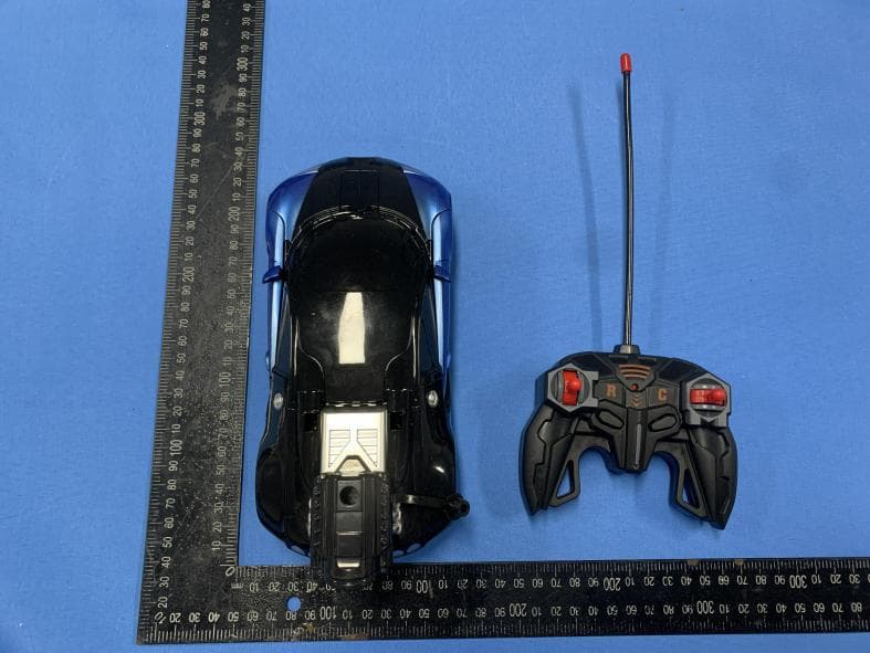 RC CAR - FCC ID 2AZ4E-666 - YIXUAN TOYS FACTORY (4)