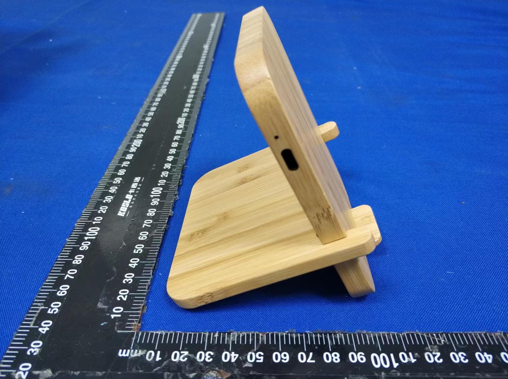 WIRELESS CHARGER - FCC ID 2AZ4X-AB0368 - Dongguan Leaper Electronic Technology CO.,LTD (4)