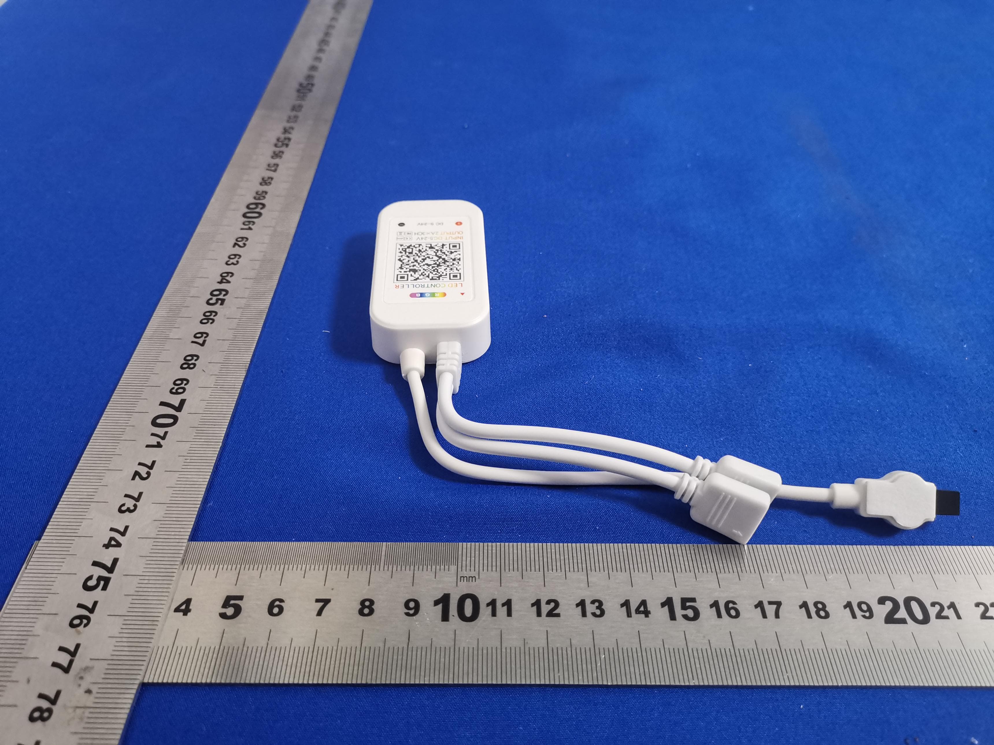 24 Key Bluetooth Music Side Three- Key LED Controller - FCC ID 2AZ52-SHYBTXBHDX24 - Shenzhen shuanghongyuan Technology Co.,Ltd. (2)