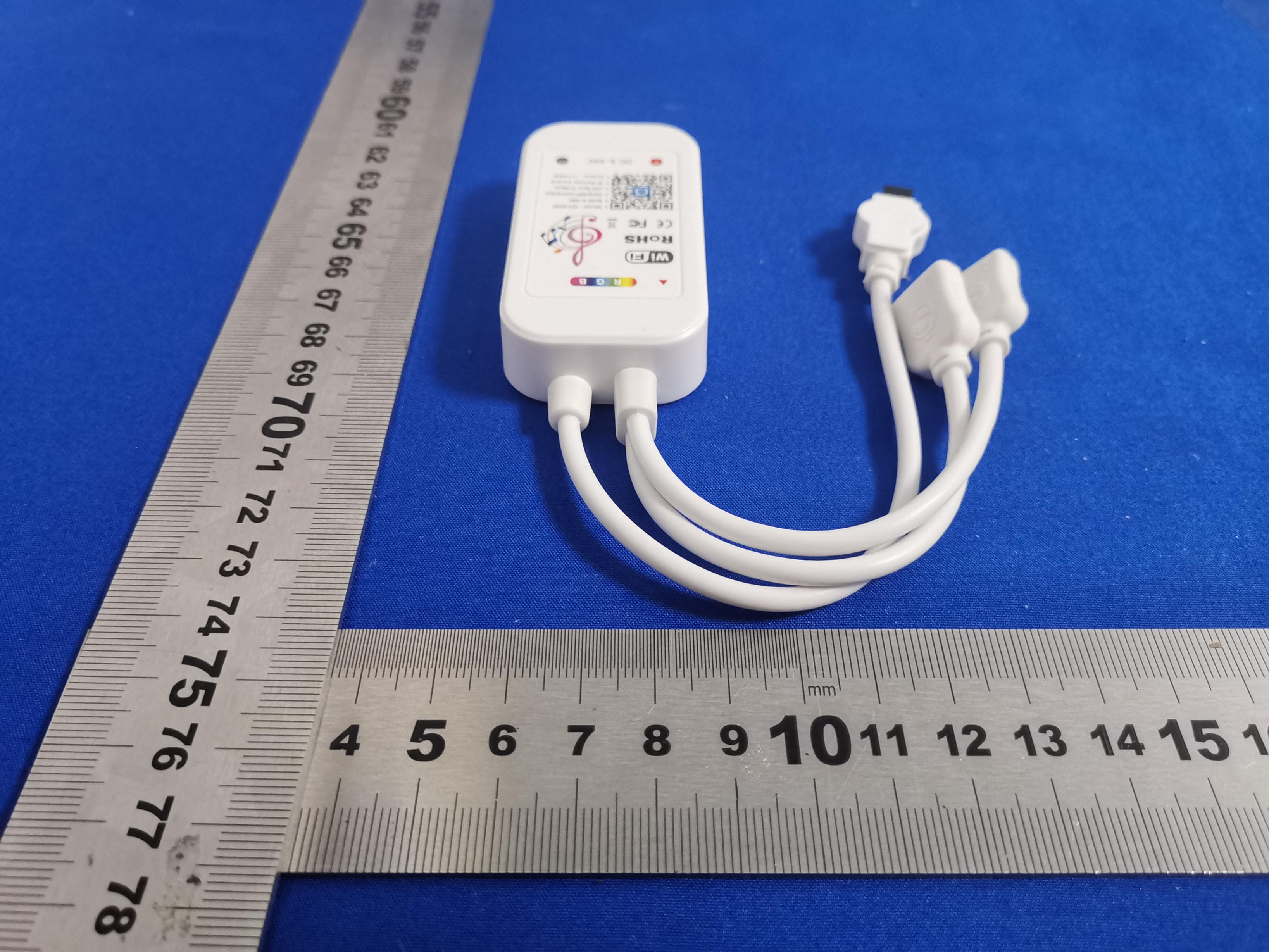 24 Key WIFI Graffiti Side Three- Key LED Controller - FCC ID 2AZ52-SHYWFTYC324 - Shenzhen shuanghongyuan Technology Co.,Ltd. (4)