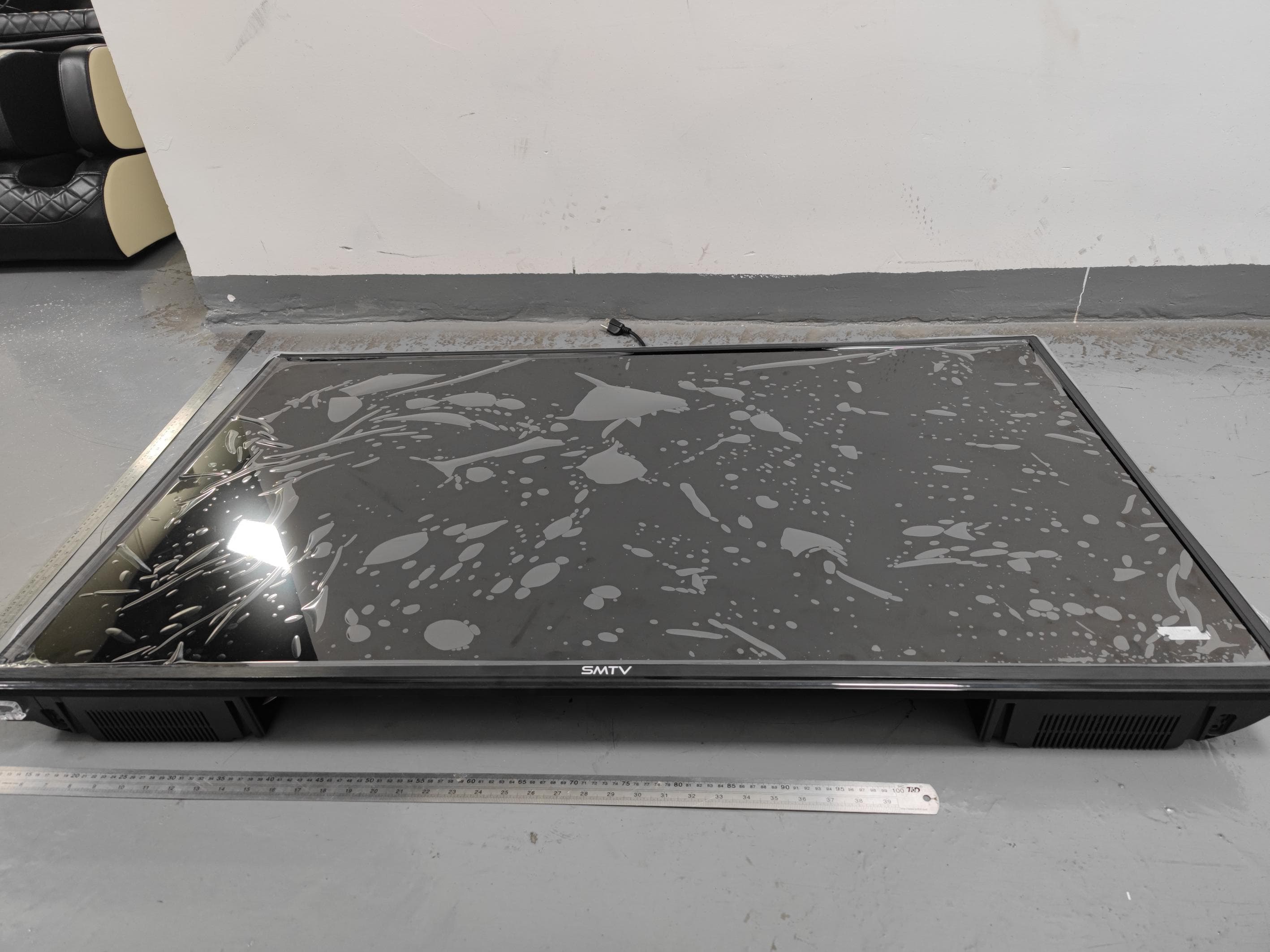 Smart TV - FCC ID 2AZ6D-55LI0521-1 - Two X Four Pty Ltd trades