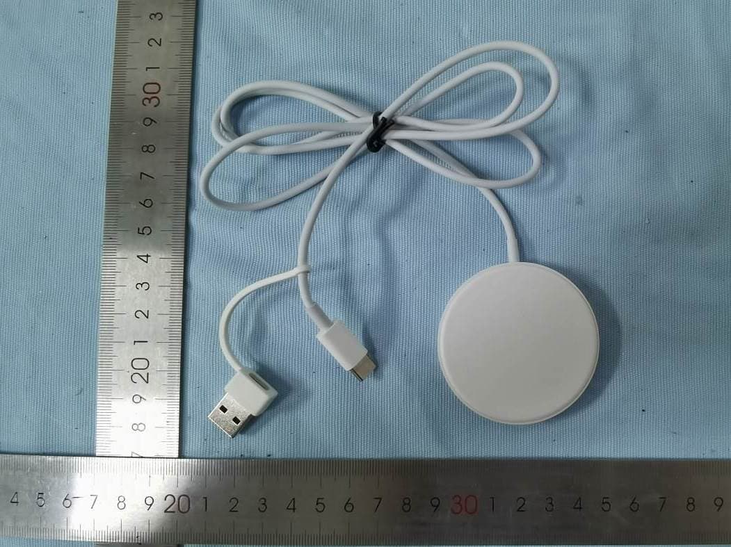 Magnetic Wireless Charger - FCC ID 2AZ8J-ZRP04 - Dongguan Rui Zhan Plastic Technology Co., Ltd. (2)