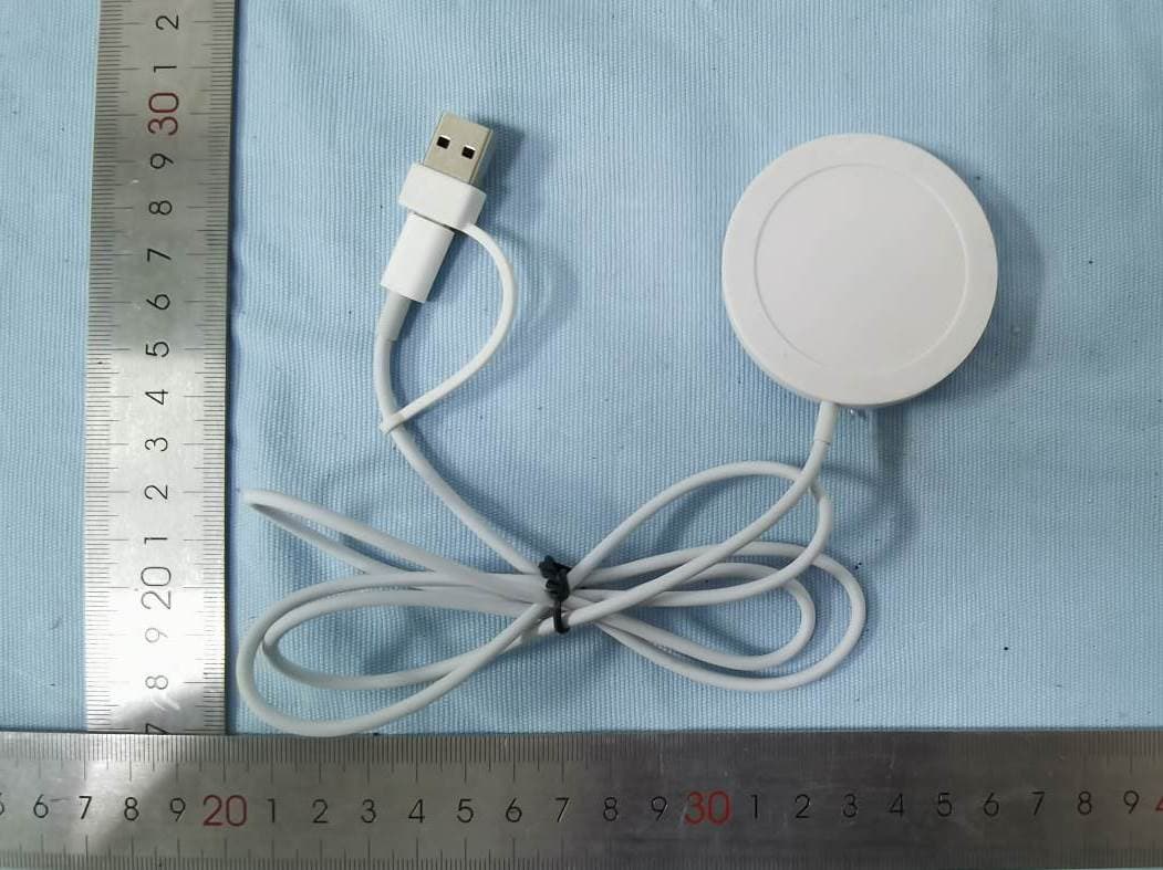 Magnetic Wireless Charger - FCC ID 2AZ8J-ZRP04 - Dongguan Rui Zhan Plastic Technology Co., Ltd. (3)