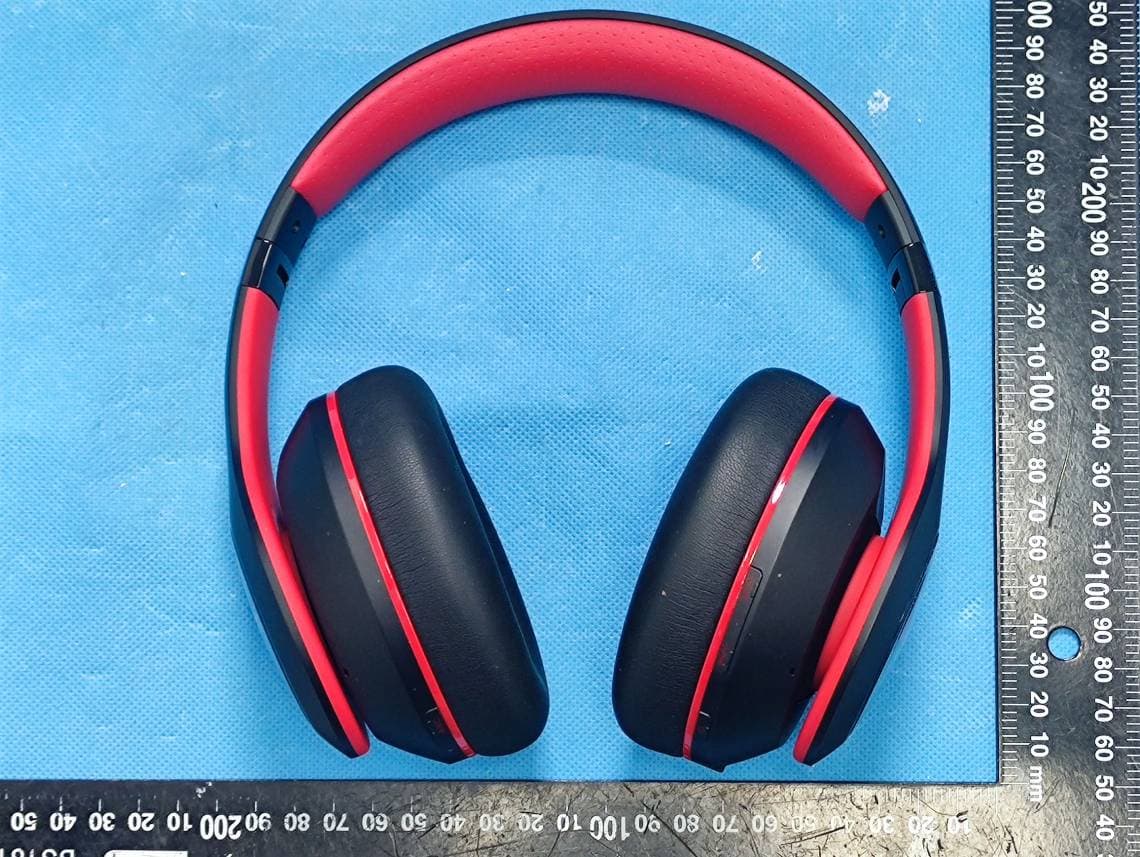 Wireless Headphone - FCC ID 2AZ8N-WH303A - Shenzhen Chaosupao Electronic Technology CO., Ltd