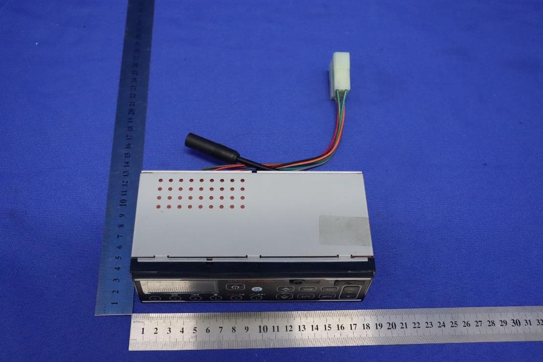 Car Radio - FCC ID 2AZ8W-KRHM505 - Hidaka Corporation (2)