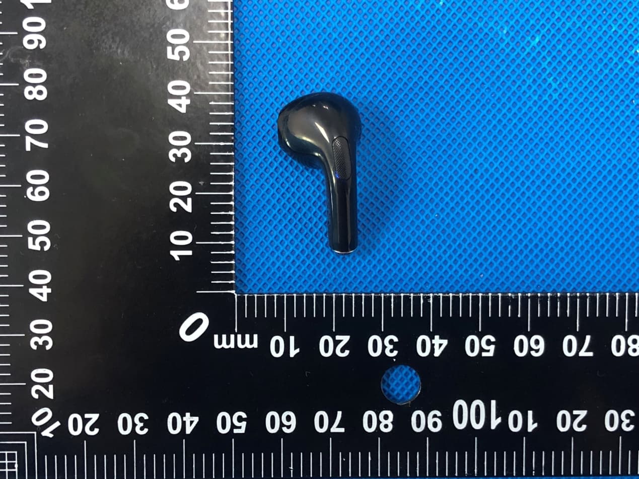 TWS EARBUDS WITH POWER DISPLAY - FCC ID 2AZ9D-CB-TE072 - Shenzhen Clever bright Imp.&Exp.Co.,ltd (4)