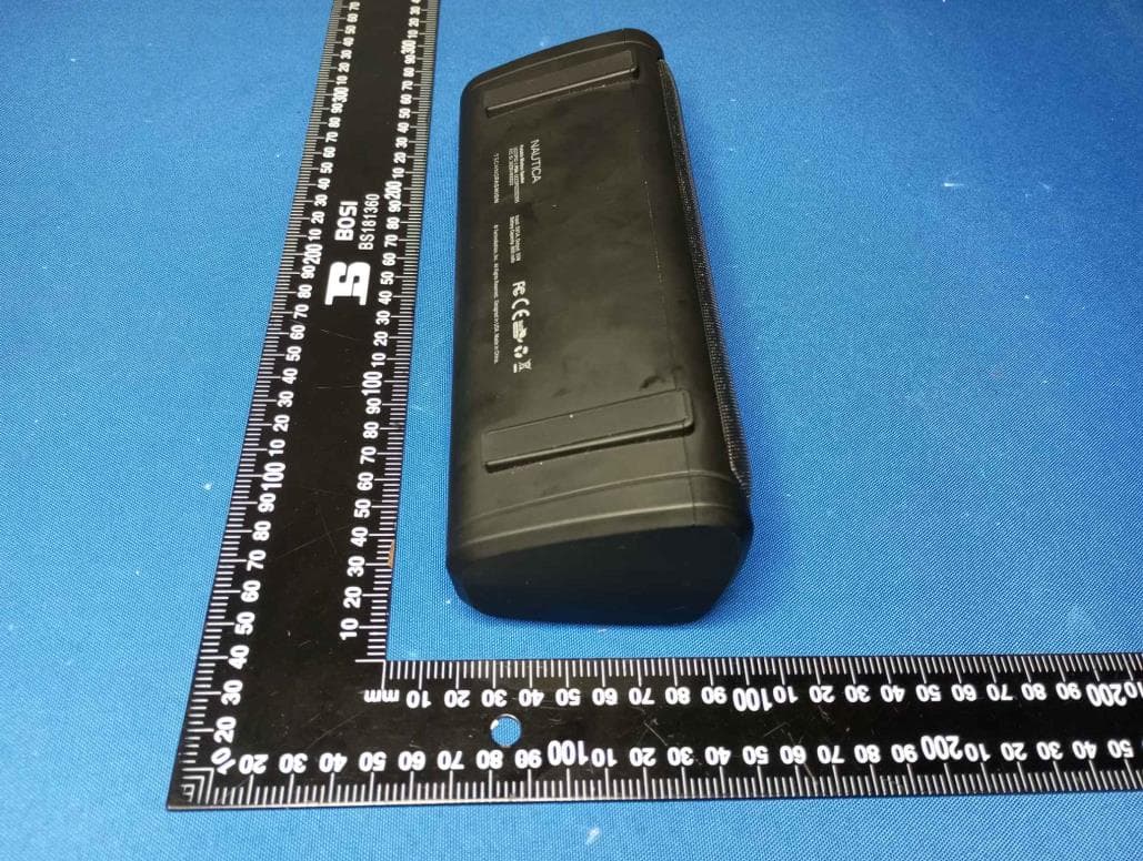 Portable Wireless Speaker - FCC ID 2AZBO-N00022 - TECHNOFASHION INC.