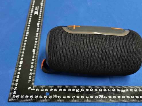 Portable Bluetooth Speaker - FCC ID 2AZBO-N00051 - TECHNOFASHION INC.