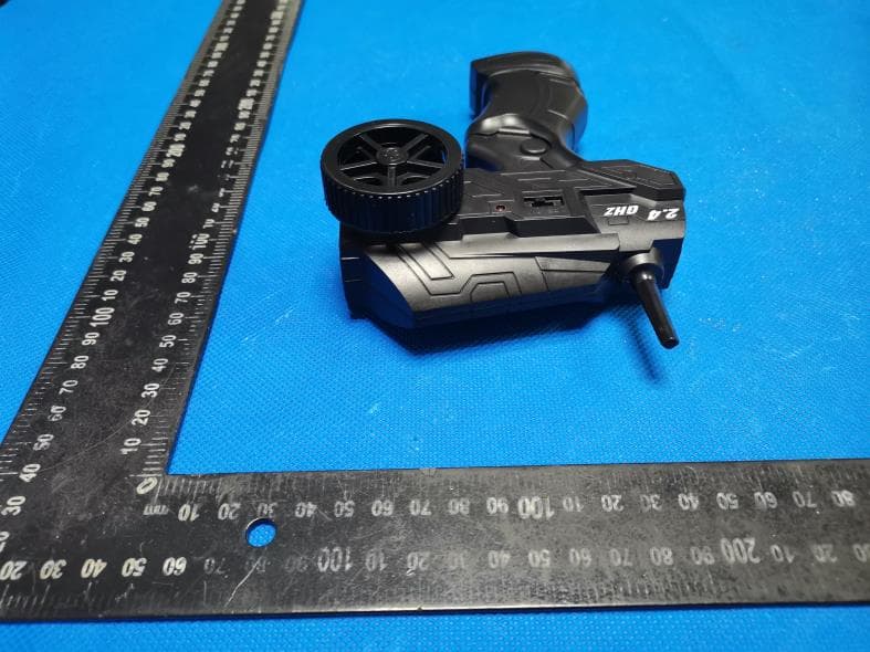 R/C CAR - FCC ID 2AZCN-8001 - QUANSHENG TOYS FACTORY (4)
