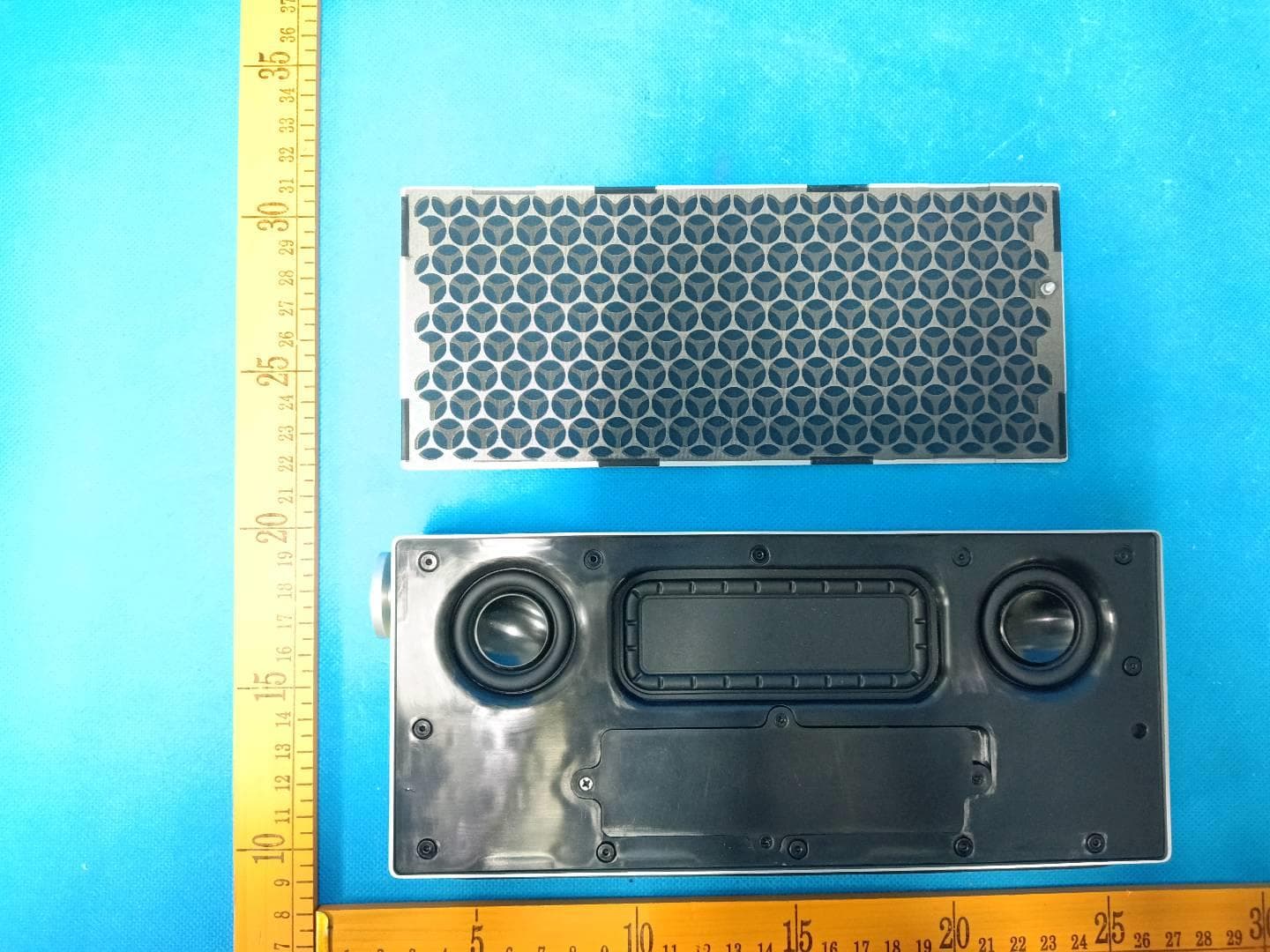 Premium Portable Speaker - FCC ID 2AZD4-NEO - Loewe Technology GmbH (3)