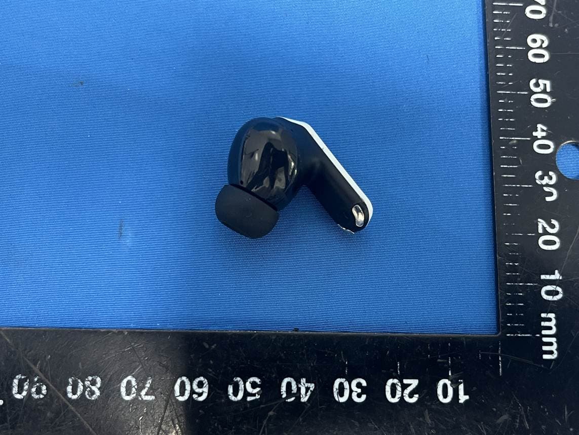 True Wireless Stereo Earbuds - FCC ID 2AZDD-TG162 - Guangzhou Langston Electronic Technology Co., Ltd.