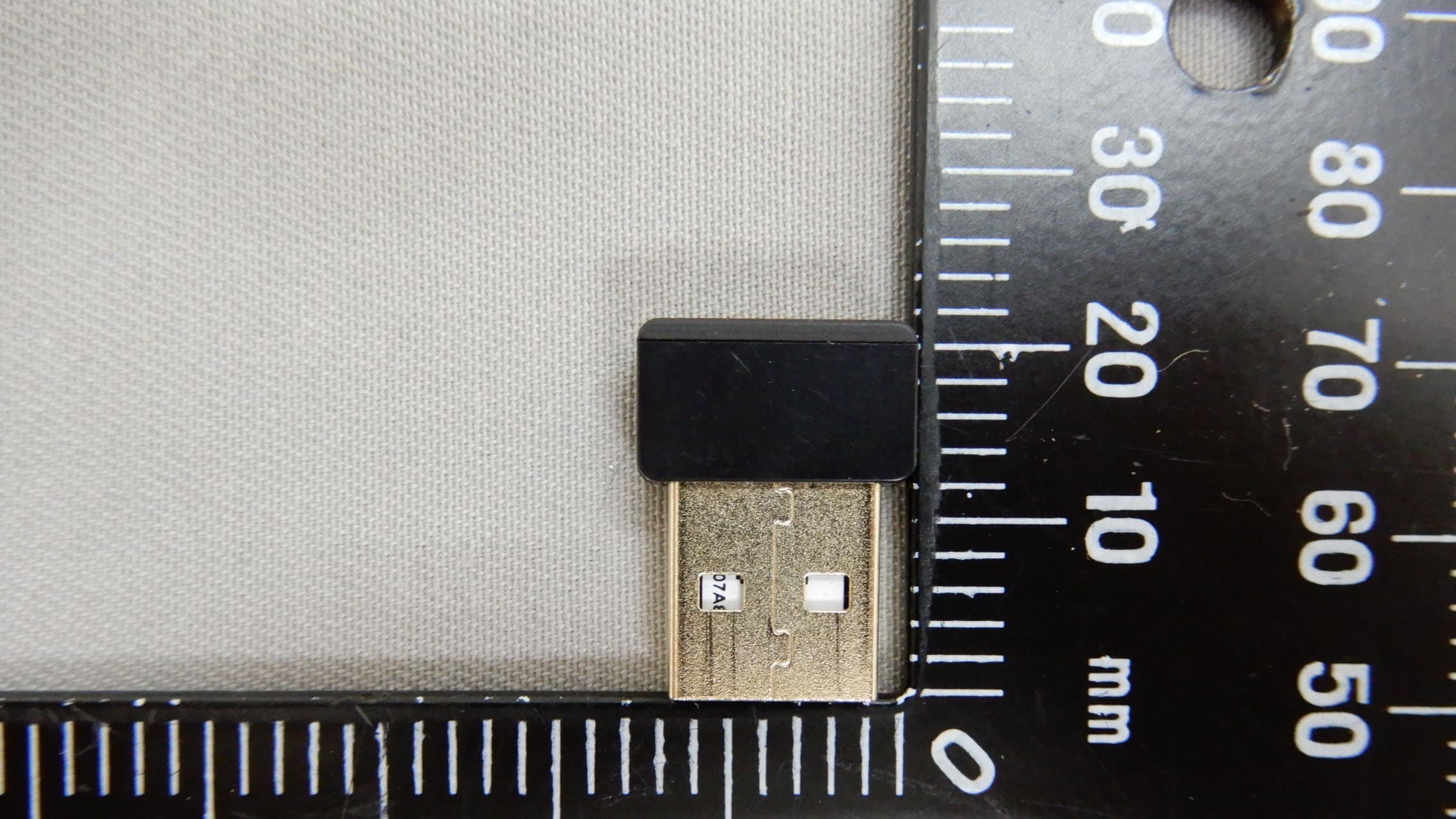 Dongle - FCC ID 2AZDI-QH-900-D - Darfon Electronics Czech s.r.o (2)