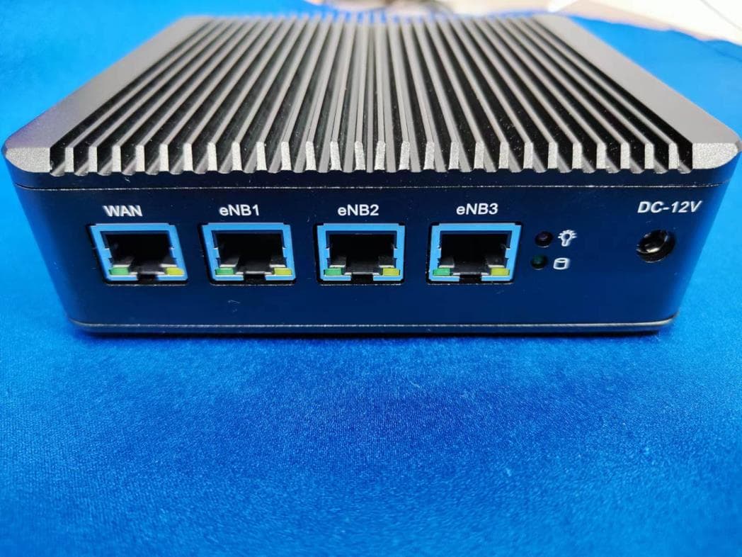 Nebra HNT 5G Gateway - FCC ID 2AZDM-HNT5G - Nebra Ltd (2)