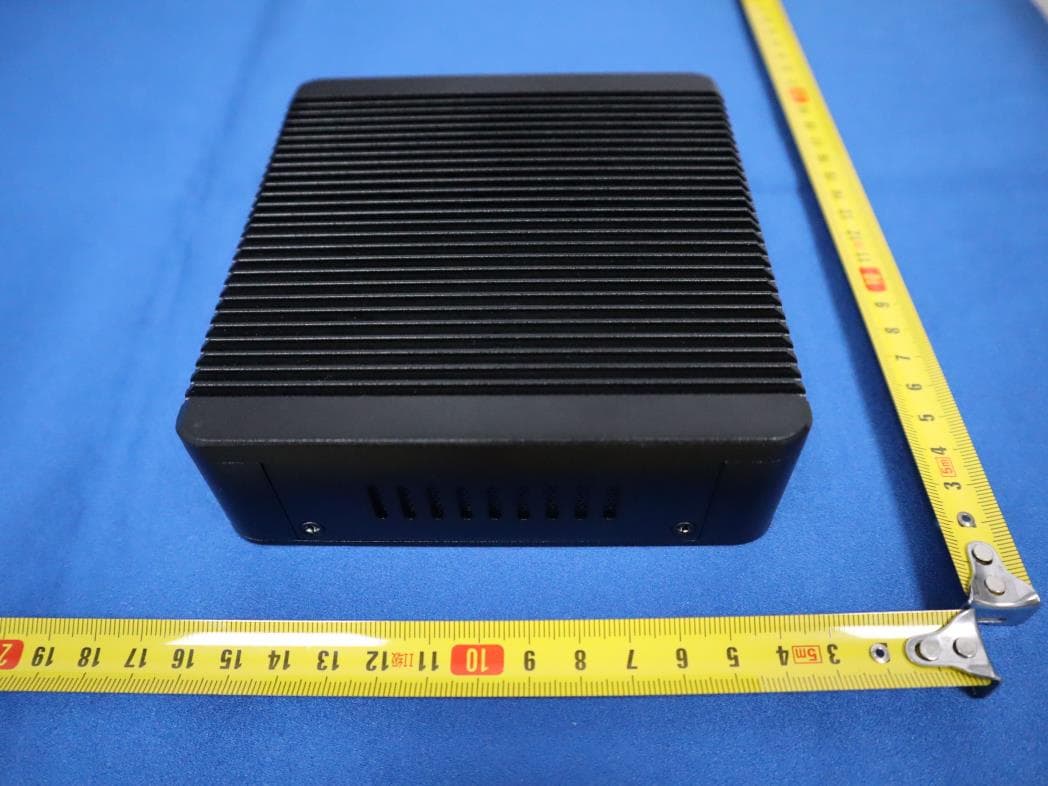 Nebra HNT 5G Gateway - FCC ID 2AZDM-HNT5G - Nebra Ltd (4)