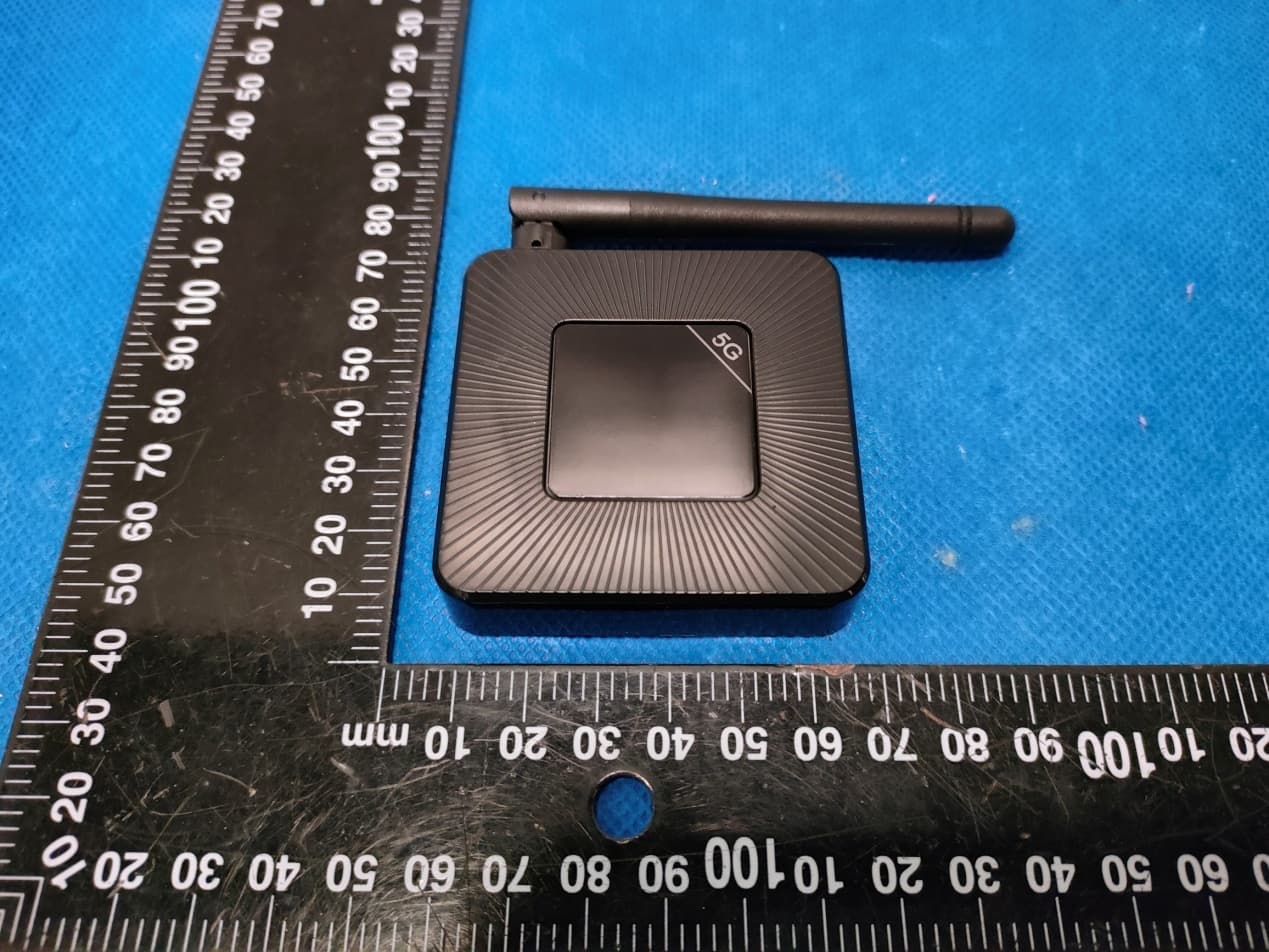 Wireless Display Adapter - FCC ID 2AZDX-Q4 - Shenzhen Qizhilian Technology Co.,Ltd (3)