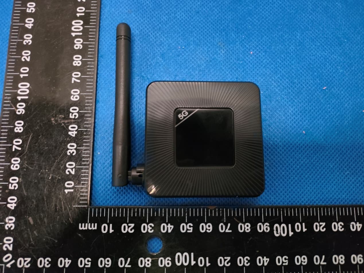 Wireless Display Adapter - FCC ID 2AZDX-Q4 - Shenzhen Qizhilian Technology Co.,Ltd (5)