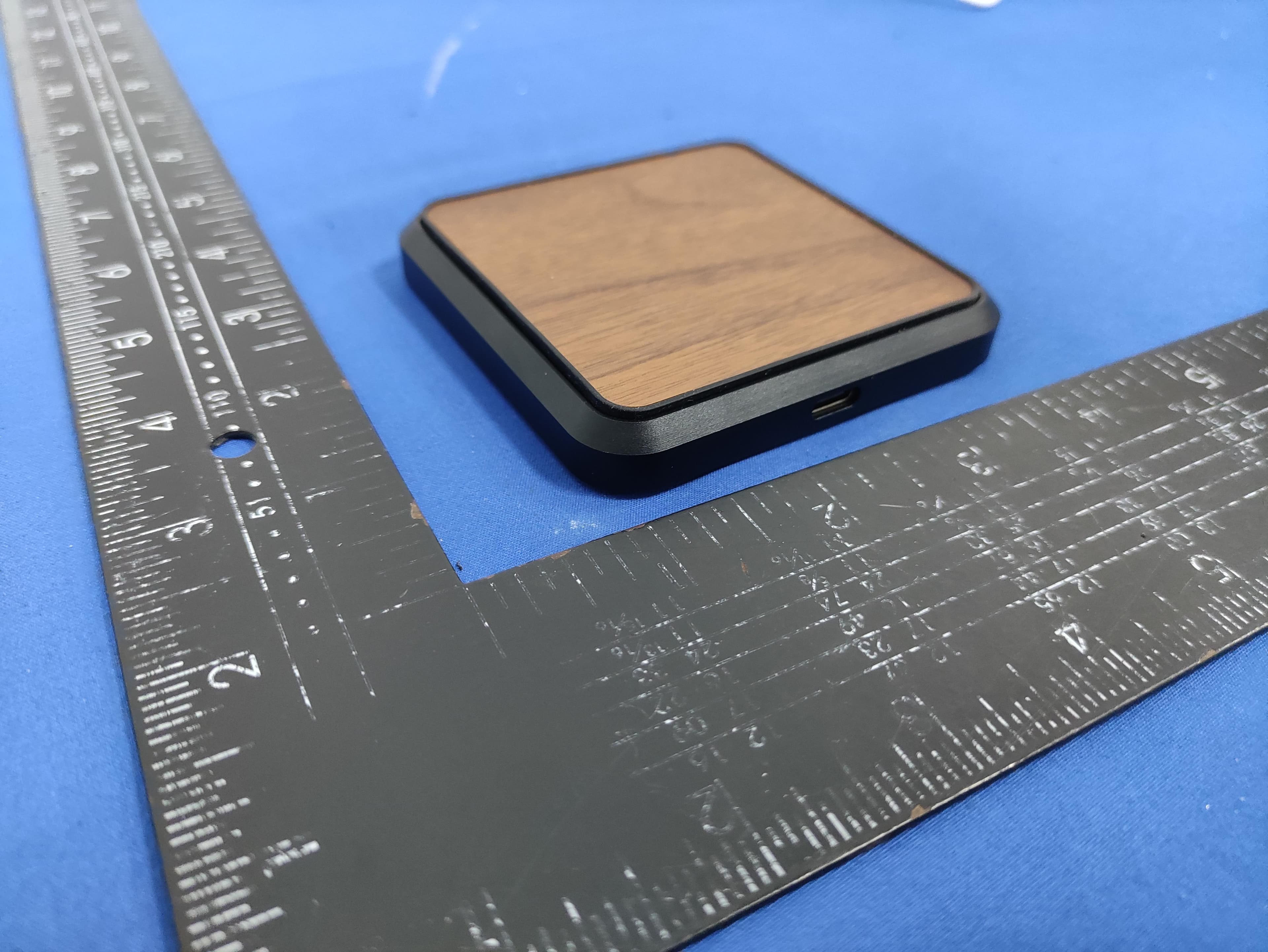 Wireless Charger - FCC ID 2AZG4-JRWIRELESSCH - Joy Resolve Ltd. (3)
