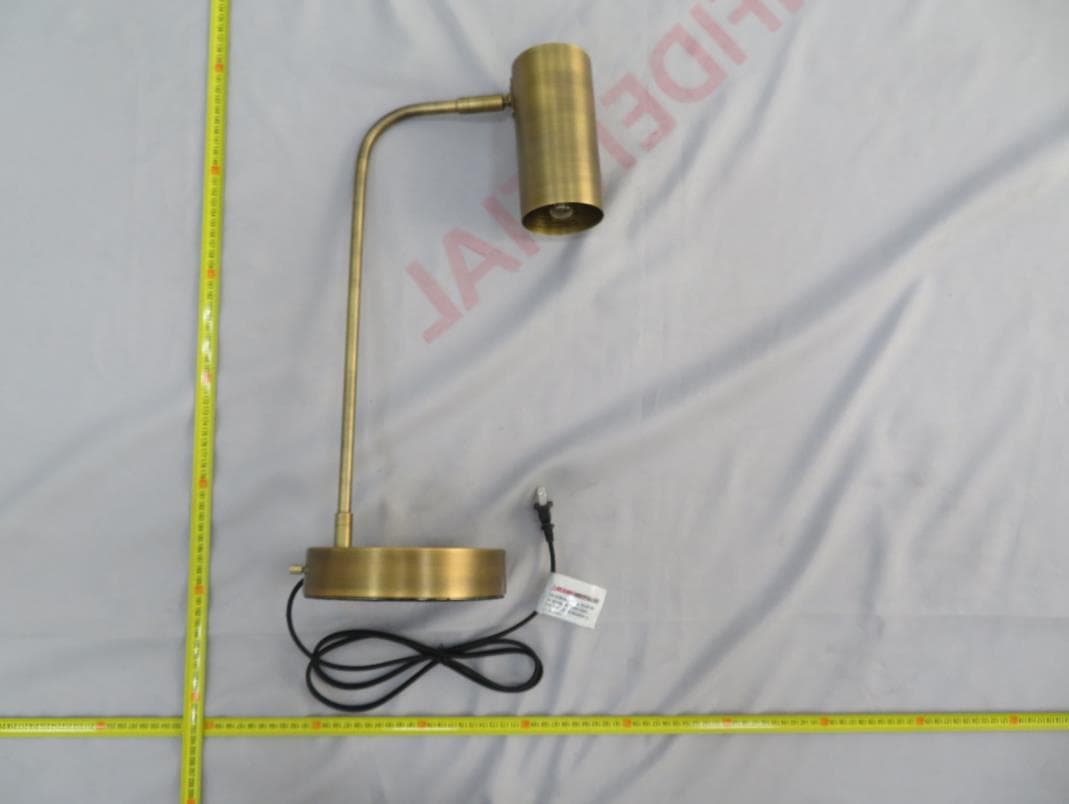 Regan Task Table Lamp with Wireless Charging - FCC ID 2AZGPTL1056 - CALLTON LIGHTING CO., LTD (3)