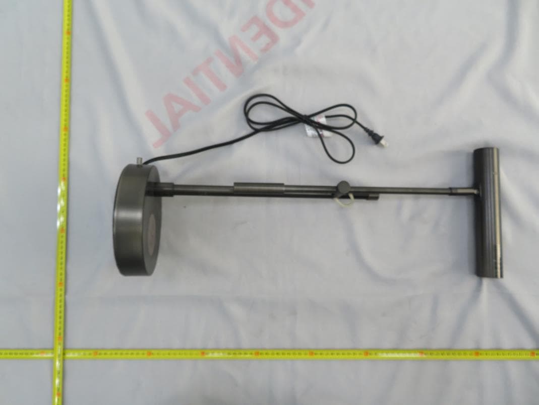 1960s CANISTER TASK TABLE LAMP WITH WIRELESS CHARGING - FCC ID 2AZGPTL1071 - CALLTON LIGHTING CO., LTD (5)