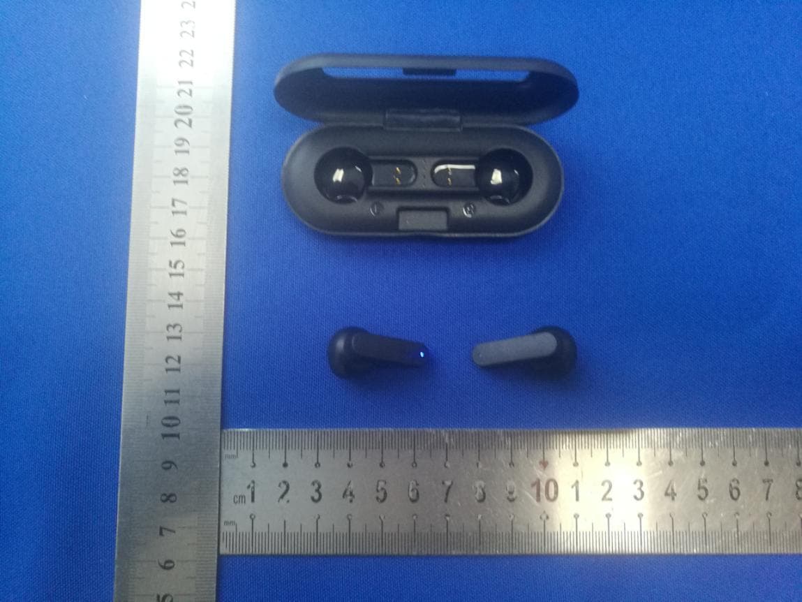 TWS Earphones(True Wireless Earbuds) - FCC ID 2AZGS-M6 - Shenzhen Kuking Technology Co., Ltd. (4)