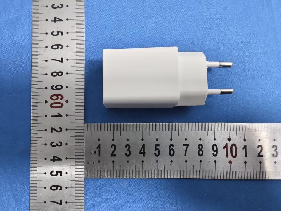 Smart Camera - FCC ID 2AZHU-CW135 - Shenzhen Zigxico Technology Co., Ltd. (2)