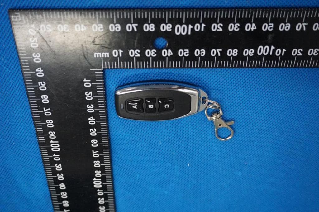 Three buttons wireless remote control - FCC ID 2AZHW-AK-F03HD - Shenzhen Century Aoke Electronics Co. Ltd. (3)