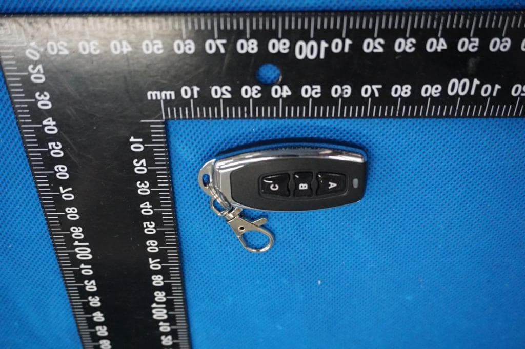 Three buttons wireless remote control - FCC ID 2AZHW-AK-F03HD - Shenzhen Century Aoke Electronics Co. Ltd. (5)