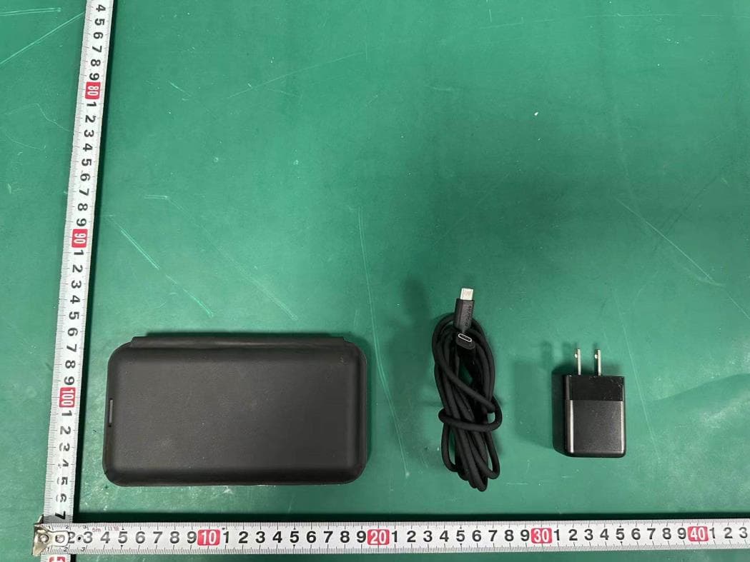 FOLD 3-IN-1 WIRELESS CHARGER - FCC ID 2AZIO-FOLDA - NIMBLE FOR GOOD, PBC.