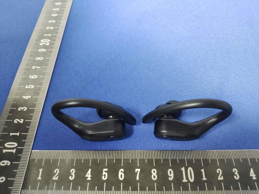 True Wireless Sports Earbuds - FCC ID 2AZJ2-A17 - Dongguan Yinwo Electronic Technology Co., Ltd (3)