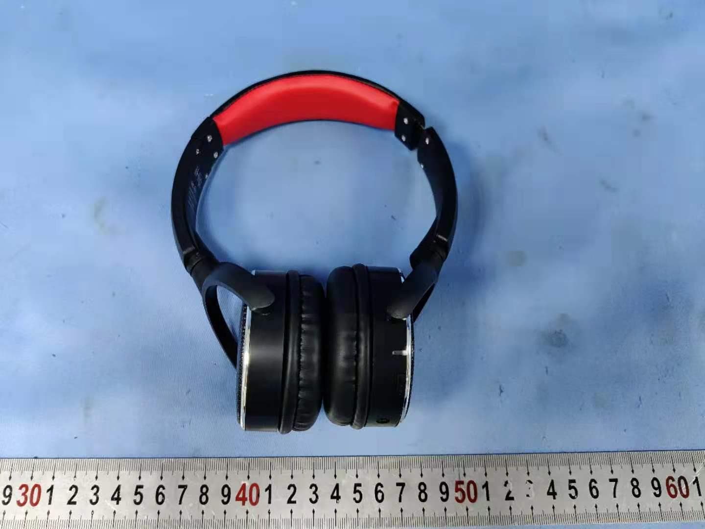 WIRELESS HEADPHONE - FCC ID 2AZJ2CK105 - Dongguan Yinwo Electronic Technology Co., Ltd (3)