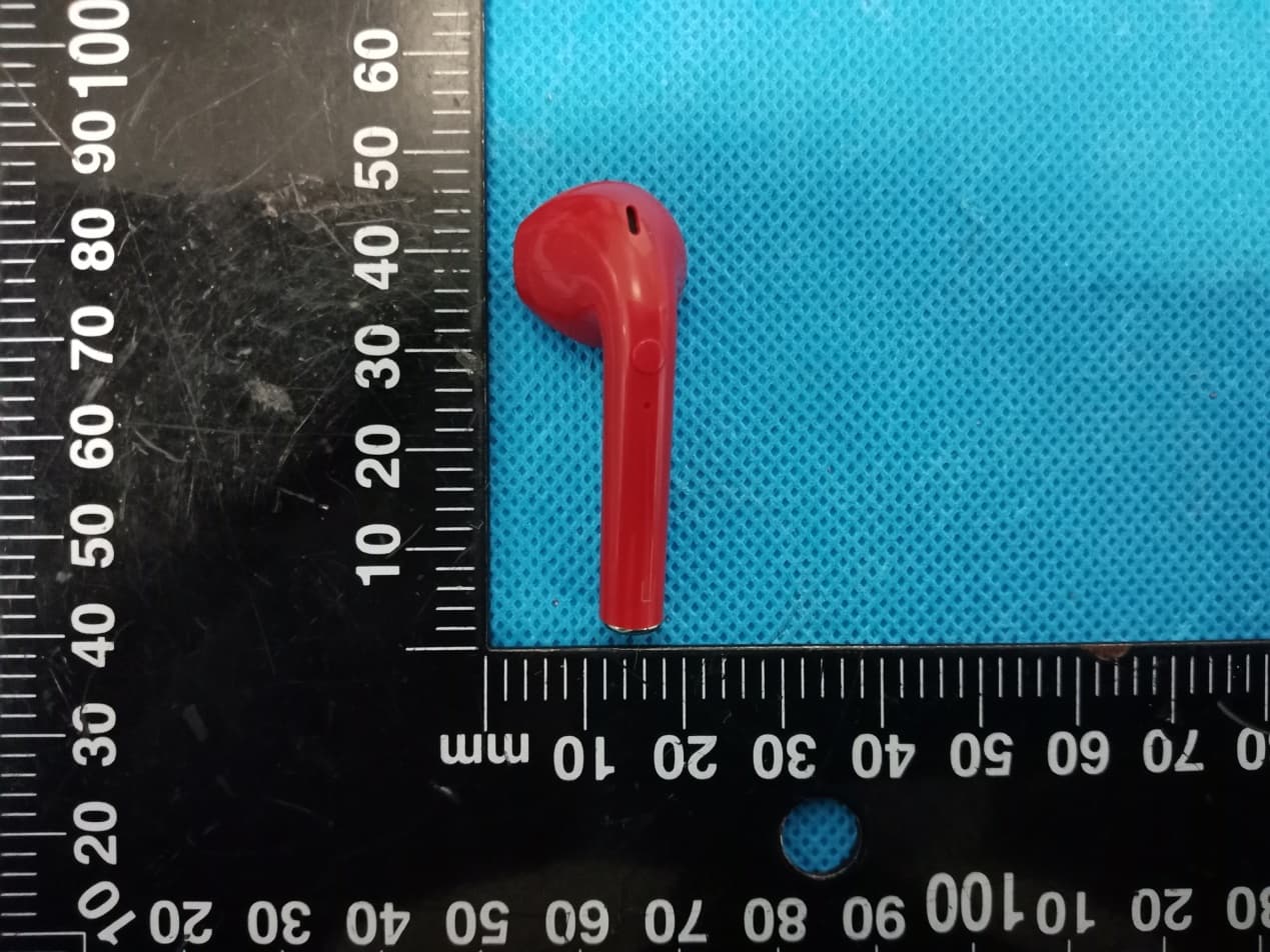 TWS EARBUDS - FCC ID 2AZJ2TW004 - Dongguan Yinwo Electronic Technology Co., Ltd (3)