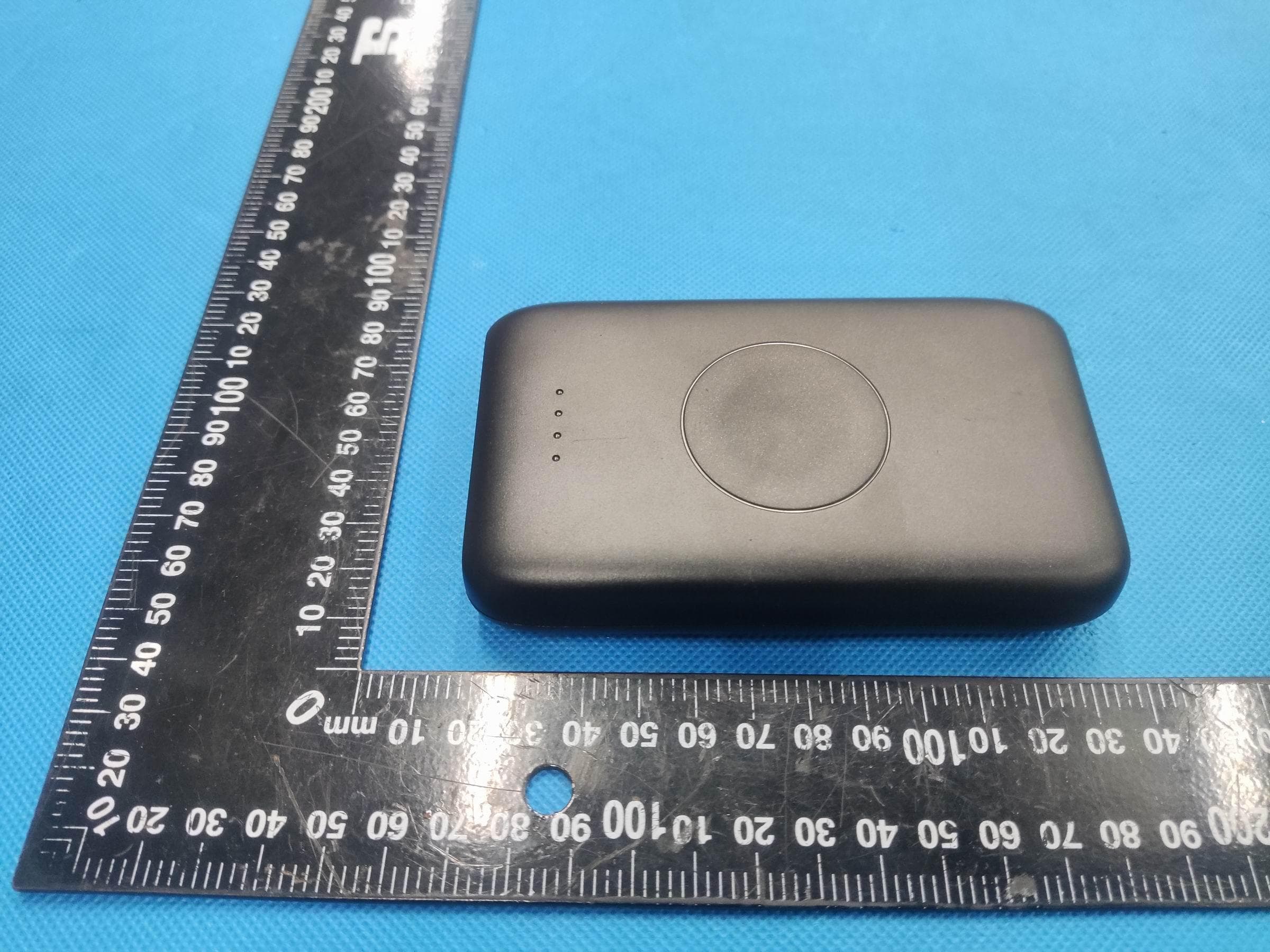 Power Bank - FCC ID 2AZK8-AW018P - Yuwei Technology (Dongguan) Co., Ltd. (5)