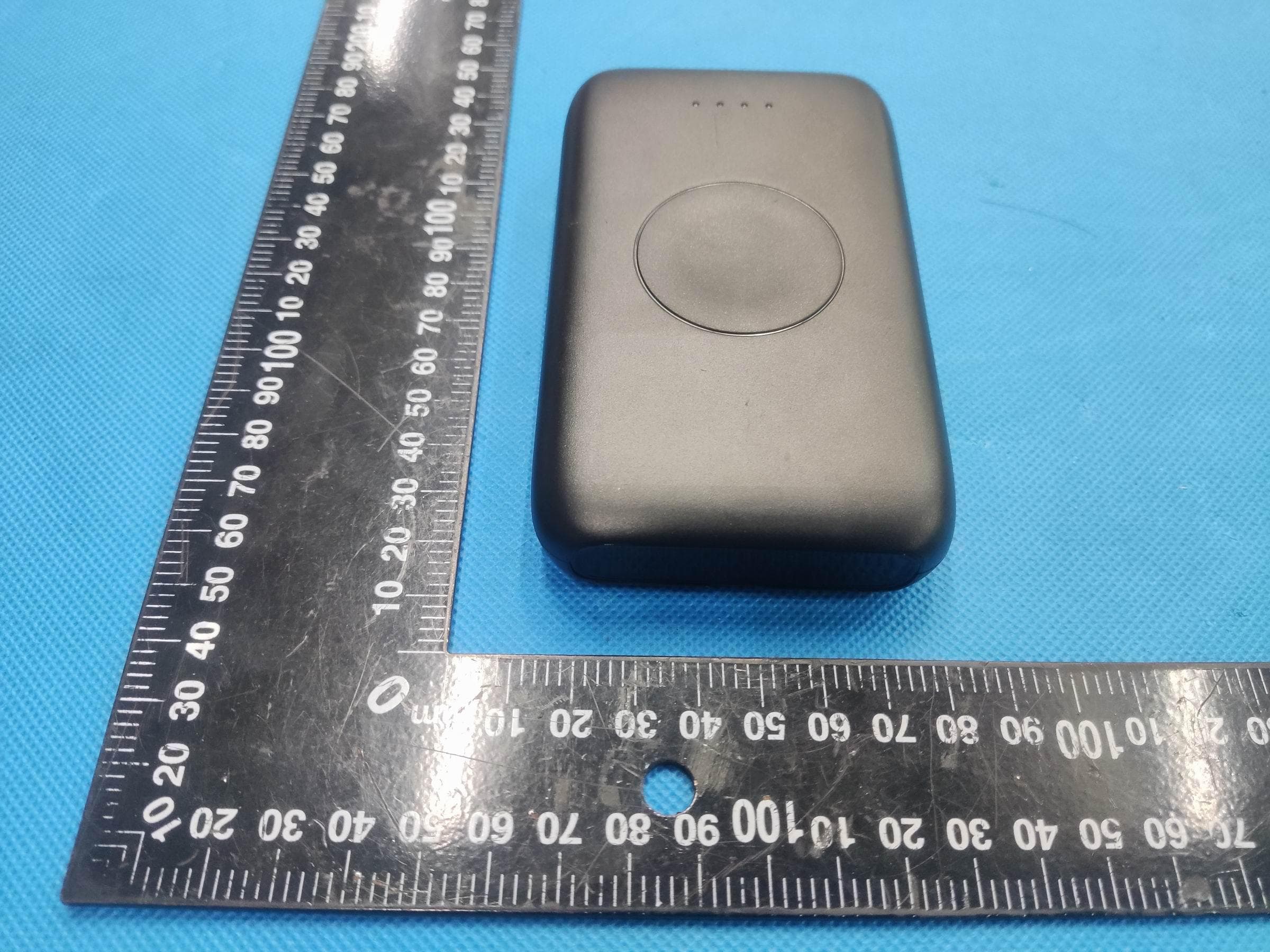 Power Bank - FCC ID 2AZK8-AW018P - Yuwei Technology (Dongguan) Co., Ltd. (2)