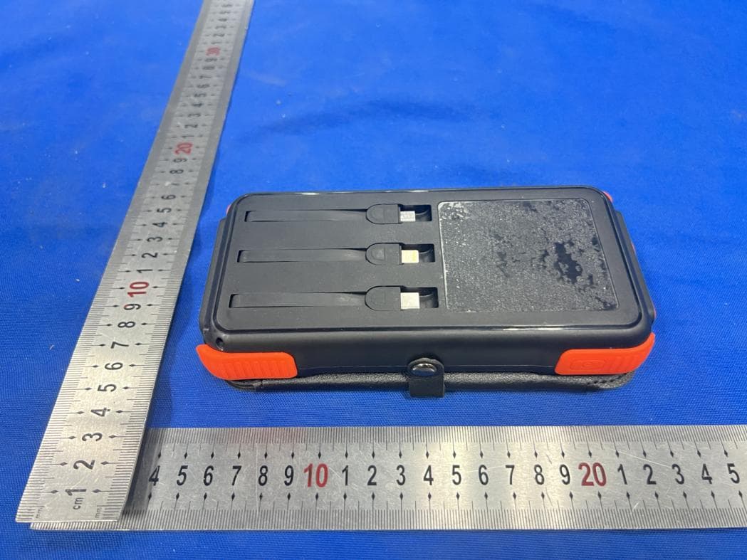 Solar Power Bank - FCC ID 2AZK8-HI-S320PWX - Yuwei Technology (Dongguan) Co., Ltd. (5)