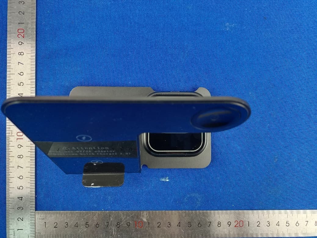 3 IN 1 Wireless Charger - FCC ID 2AZKN-Y9 - Shenzhen XinZhaoYi Technology Co., LTD