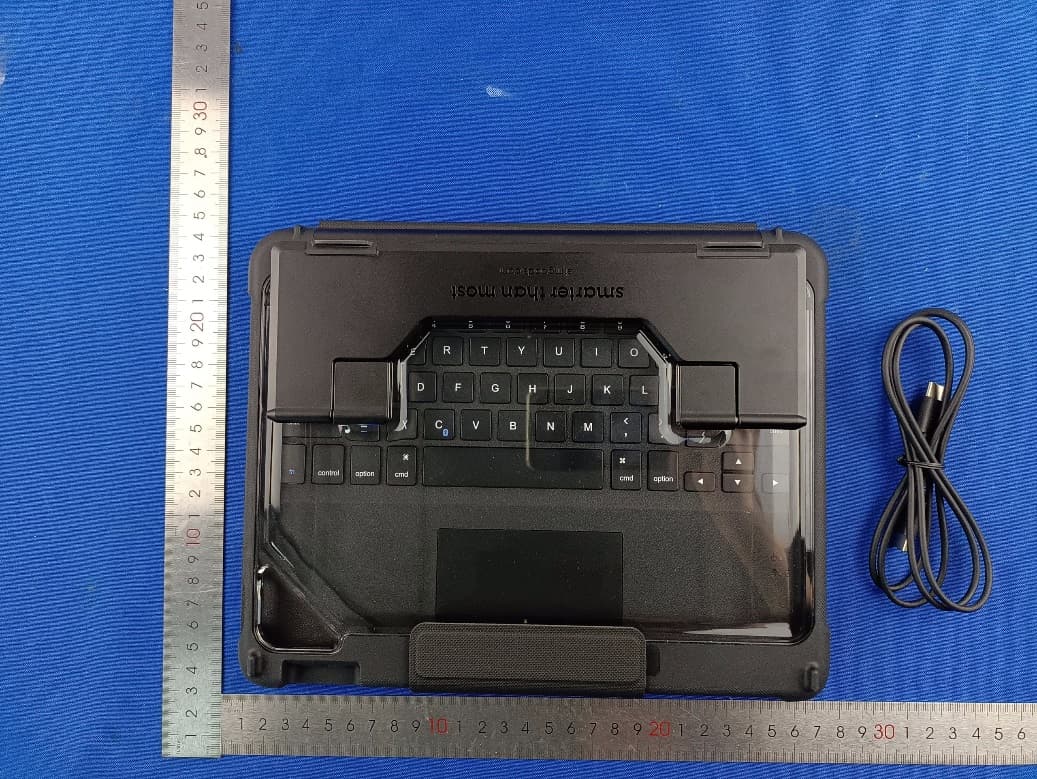 dux keyboard trackpad BT (iPad 10th gen) - FCC ID 2AZL3-STM226402KX - Chun Lam Group (International) Limited (2)