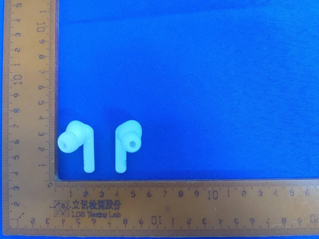 TWS Bluetooth Headset - FCC ID 2AZLD-R1BT - Shenzhen Ausounds Intelligence Co.,Ltd. (3)