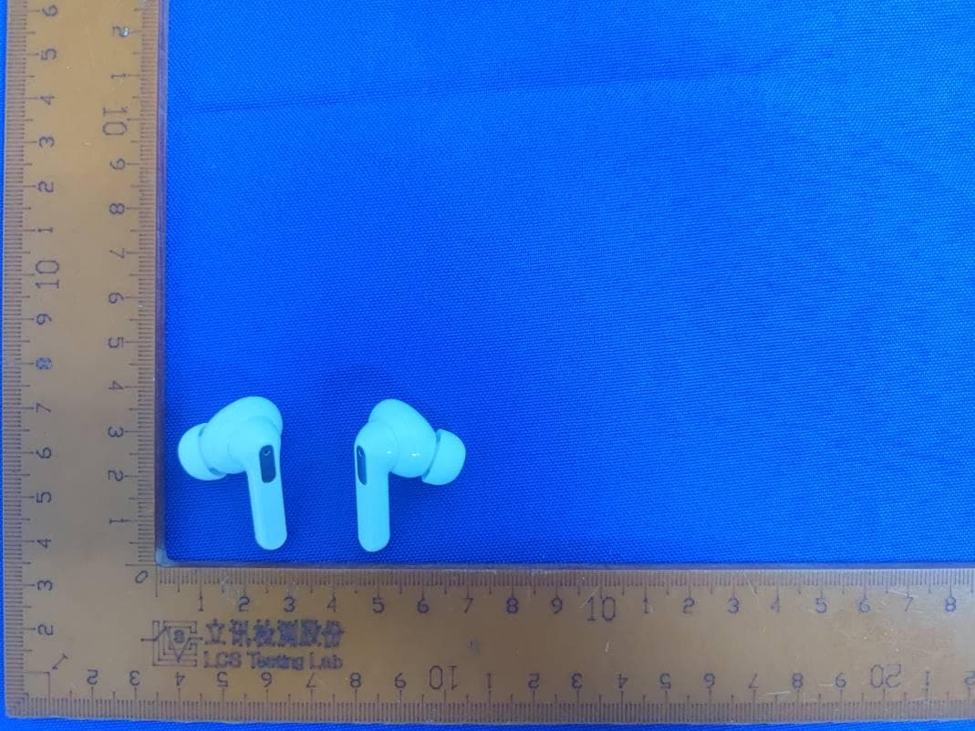 TWS Bluetooth Headset - FCC ID 2AZLD-R1BT - Shenzhen Ausounds Intelligence Co.,Ltd. (2)