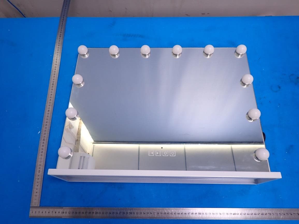 LED Makeup Mirror with Bluetooth Speaker - FCC ID 2AZLYWBK-5846BT-12D - Guangzhou Yinghua Technology Co., Ltd (2)