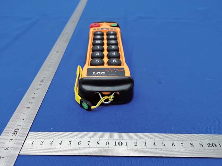 Industrial wireless remote control - FCC ID 2AZMK-Q1212 - Nanjing Xia Ding Electronic Technology Co., Ltd. (3)