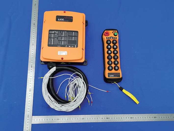 Industrial wireless remote control - FCC ID 2AZMK-Q1212 - Nanjing Xia Ding Electronic Technology Co., Ltd. (2)