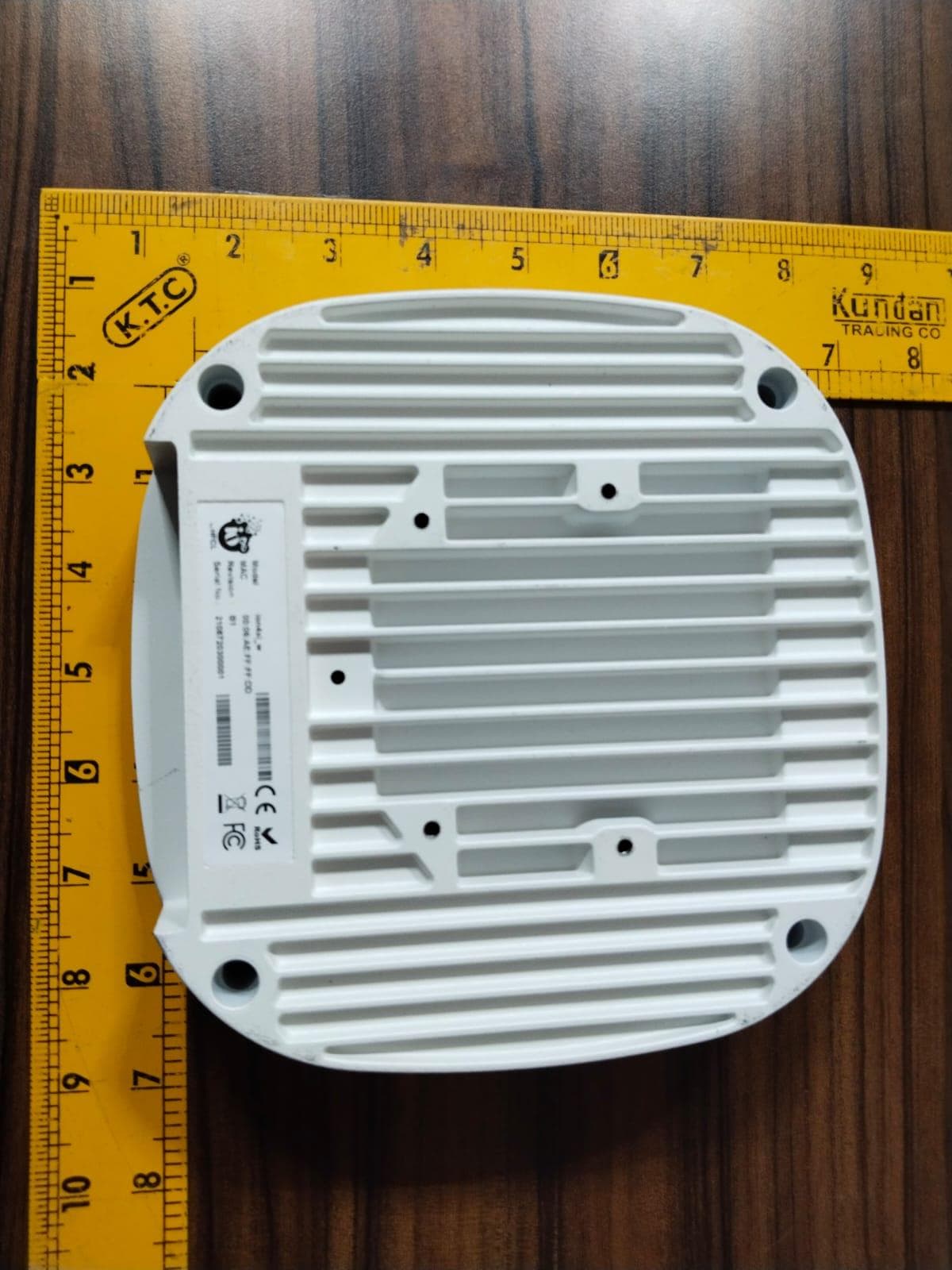 IO Wi-Fi 6 Dual Band 2x2 2 IndoorAccess Point with Integrated Antenna (5 dBi) - FCC ID 2AZOI4XIW - HFCL Limited (3)