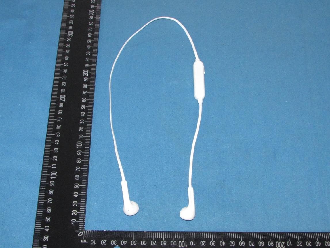 Wired Bluetooth Earphones - FCC ID 2AZOJ-EGC04 - Heena Fashions INT Ltd (3)
